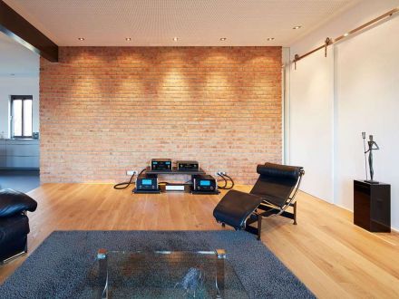 Backstein Loft Style im Wohnraum - Neuschwander Weinkellerbau