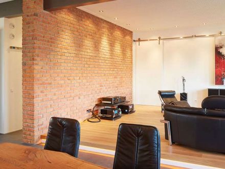 Backstein Loft Style im Wohnraum - Neuschwander Weinkellerbau